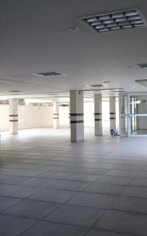 Apartamento à venda com 64m², 2 quartos e 2 vagasHall social