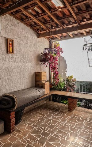 Casa para alugar com 180m², 2 quartos e 1 vagaÁrea de Serviço