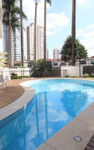 Apartamento à venda com 280m², 4 quartos e 4 vagasÁrea comum - Piscina