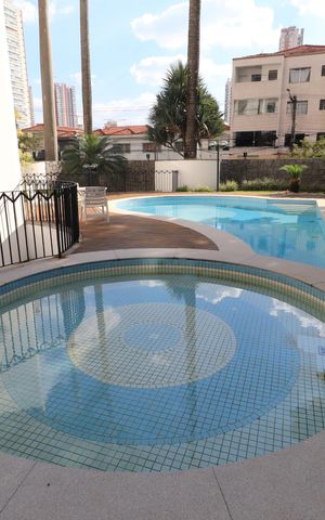 Apartamento à venda com 280m², 4 quartos e 4 vagasÁrea comum - Piscina