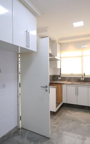 Apartamento à venda com 280m², 4 quartos e 4 vagasCozinha