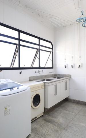 Apartamento à venda com 280m², 4 quartos e 4 vagasÁrea de Serviço