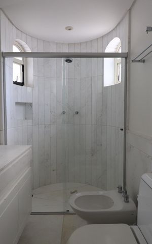 Apartamento à venda com 280m², 4 quartos e 4 vagasBanheiro da suíte