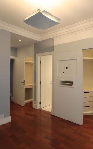 Apartamento à venda com 280m², 4 quartos e 4 vagasSuíte 2