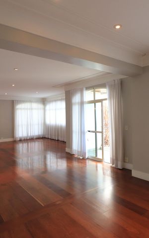 Apartamento à venda com 280m², 4 quartos e 4 vagasSala