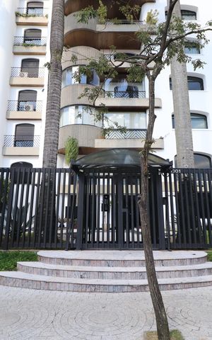 Apartamento à venda com 280m², 4 quartos e 4 vagasFachada