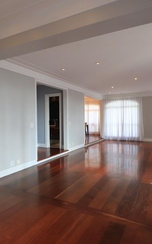 Apartamento à venda com 280m², 4 quartos e 4 vagasSala