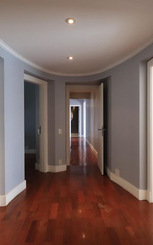 Apartamento à venda com 280m², 4 quartos e 4 vagasCorredor