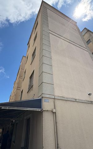 Apartamento à venda com 50m², 2 quartos e 1 vaga Apartamento à venda com 50m², 2 quartos e 1 vagaFachada do bloco