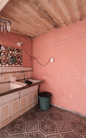 Casa à venda com 60m², 1 quarto e sem vagaÁrea externa