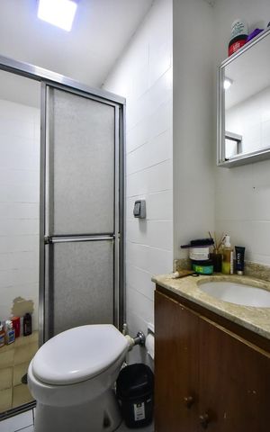 Apartamento à venda com 147m², 4 quartos e 2 vagasBanheiro de Serviço