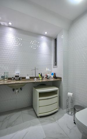 Apartamento à venda com 147m², 4 quartos e 2 vagasBanheiro