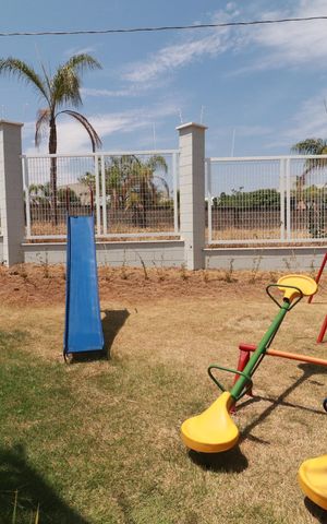 Casa de condomínio para alugar com 81m², 3 quartos e 2 vagasÁrea comum - Playground