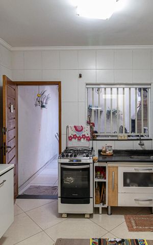 Casa à venda com 257m², 3 quartos e 4 vagas Casa à venda com 257m², 3 quartos e 4 vagasCozinha