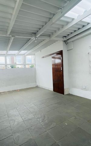Casa à venda com 220m², 7 quartos e 2 vagas Casa à venda com 220m², 7 quartos e 2 vagasQuintal