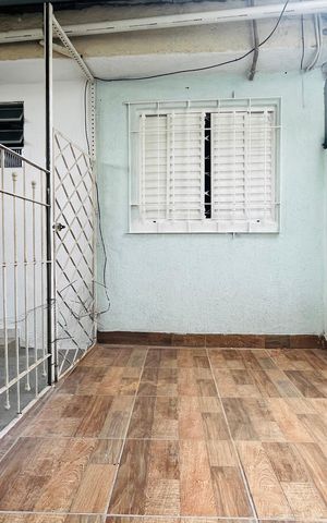 Casa à venda com 220m², 7 quartos e 2 vagas Casa à venda com 220m², 7 quartos e 2 vagasCasa 3