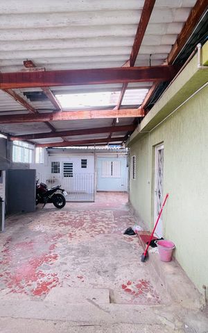 Casa à venda com 220m², 7 quartos e 2 vagas Casa à venda com 220m², 7 quartos e 2 vagasQuintal