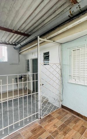 Casa à venda com 220m², 7 quartos e 2 vagas Casa à venda com 220m², 7 quartos e 2 vagasCasa 3