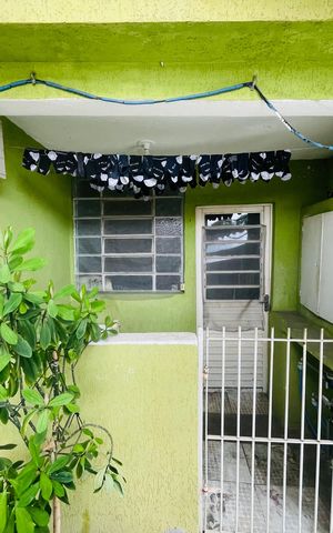 Casa à venda com 220m², 7 quartos e 2 vagas Casa à venda com 220m², 7 quartos e 2 vagasCasa 5