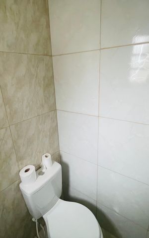 Casa à venda com 220m², 7 quartos e 2 vagas Casa à venda com 220m², 7 quartos e 2 vagasBanheiro 1