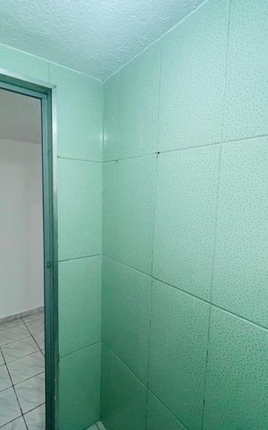 Casa à venda com 220m², 7 quartos e 2 vagas Casa à venda com 220m², 7 quartos e 2 vagasBanheiro 2