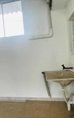 Casa à venda com 220m², 7 quartos e 2 vagas Casa à venda com 220m², 7 quartos e 2 vagasÁrea de Serviço 2