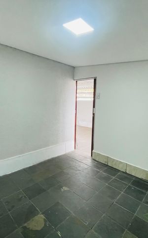 Casa à venda com 220m², 7 quartos e 2 vagas Casa à venda com 220m², 7 quartos e 2 vagasSala