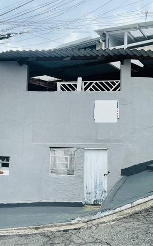 Casa à venda com 220m², 7 quartos e 2 vagas Casa à venda com 220m², 7 quartos e 2 vagasFachada do imóvel