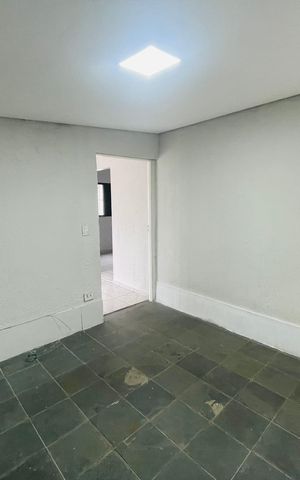 Casa à venda com 220m², 7 quartos e 2 vagas Casa à venda com 220m², 7 quartos e 2 vagasSala