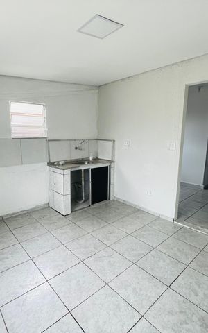Casa à venda com 220m², 7 quartos e 2 vagas Casa à venda com 220m², 7 quartos e 2 vagasCozinha