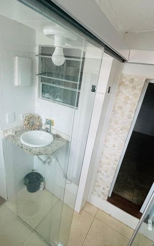 Casa à venda com 220m², 7 quartos e 2 vagas Casa à venda com 220m², 7 quartos e 2 vagasLavabo