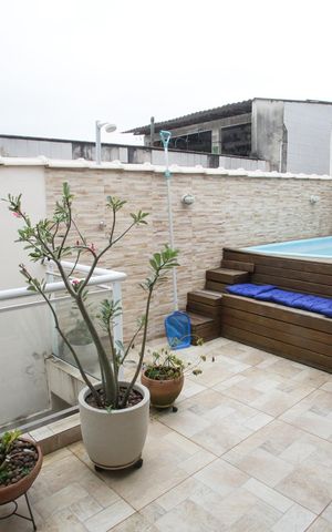 Casa à venda com 240m², 3 quartos e 3 vagasPiscina