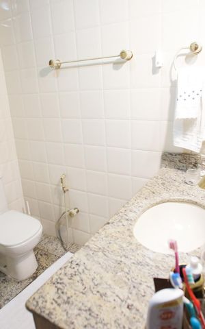 Casa à venda com 240m², 3 quartos e 3 vagasBanheiro Social 1