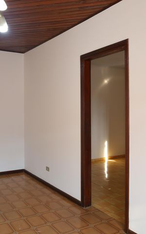 Casa à venda com 78m², 3 quartos e 3 vagasSala