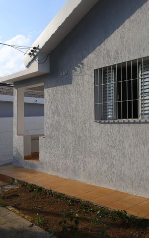 Casa à venda com 78m², 3 quartos e 3 vagasÁrea frontal