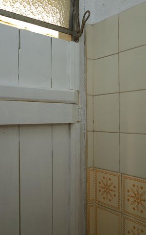 Casa à venda com 78m², 3 quartos e 3 vagasBanheiro da área externa