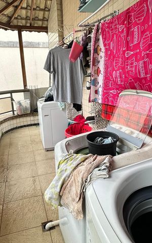 Apartamento à venda com 240m², 3 quartos e 3 vagas Apartamento à venda com 240m², 3 quartos e 3 vagasÁrea de Serviço
