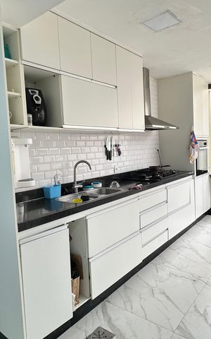 Apartamento à venda com 240m², 3 quartos e 3 vagas Apartamento à venda com 240m², 3 quartos e 3 vagasCozinha