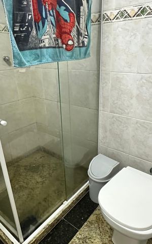 Apartamento à venda com 240m², 3 quartos e 3 vagas Apartamento à venda com 240m², 3 quartos e 3 vagasBanheiro social