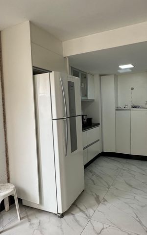 Apartamento à venda com 240m², 3 quartos e 3 vagas Apartamento à venda com 240m², 3 quartos e 3 vagasCozinha