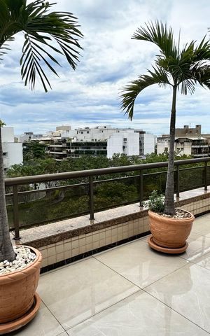Apartamento à venda com 240m², 3 quartos e 3 vagas Apartamento à venda com 240m², 3 quartos e 3 vagasVaranda