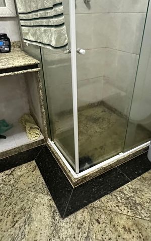Apartamento à venda com 240m², 3 quartos e 3 vagas Apartamento à venda com 240m², 3 quartos e 3 vagasBanheiro Social