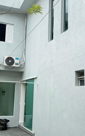 Casa à venda com 214m², 3 quartos e 4 vagas