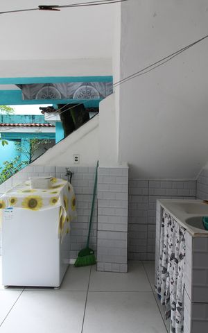 Casa à venda com 200m², 4 quartos e 1 vagaÁrea de Serviço