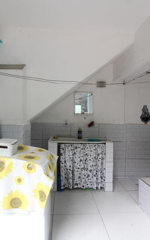 Casa à venda com 200m², 4 quartos e 1 vagaÁrea de Serviço