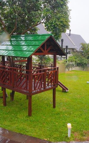 Casa de condomínio à venda com 218m², 3 quartos e 2 vagas Casa de condomínio à venda com 218m², 3 quartos e 2 vagasPracinha