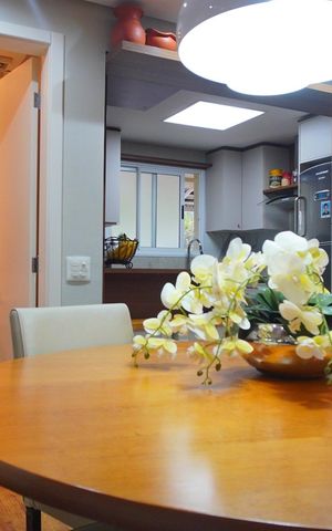 Casa de condomínio à venda com 218m², 3 quartos e 2 vagas Casa de condomínio à venda com 218m², 3 quartos e 2 vagasSala jantar