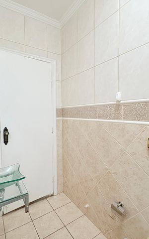 Casa à venda com 255m², 4 quartos e 3 vagasBanheiro Social 2