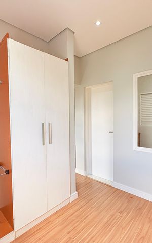 Casa à venda com 255m², 4 quartos e 3 vagasSuíte 2 - Closet
