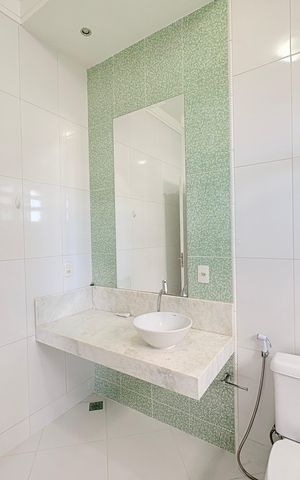 Casa à venda com 255m², 4 quartos e 3 vagasBanheiro da Suíte 2
